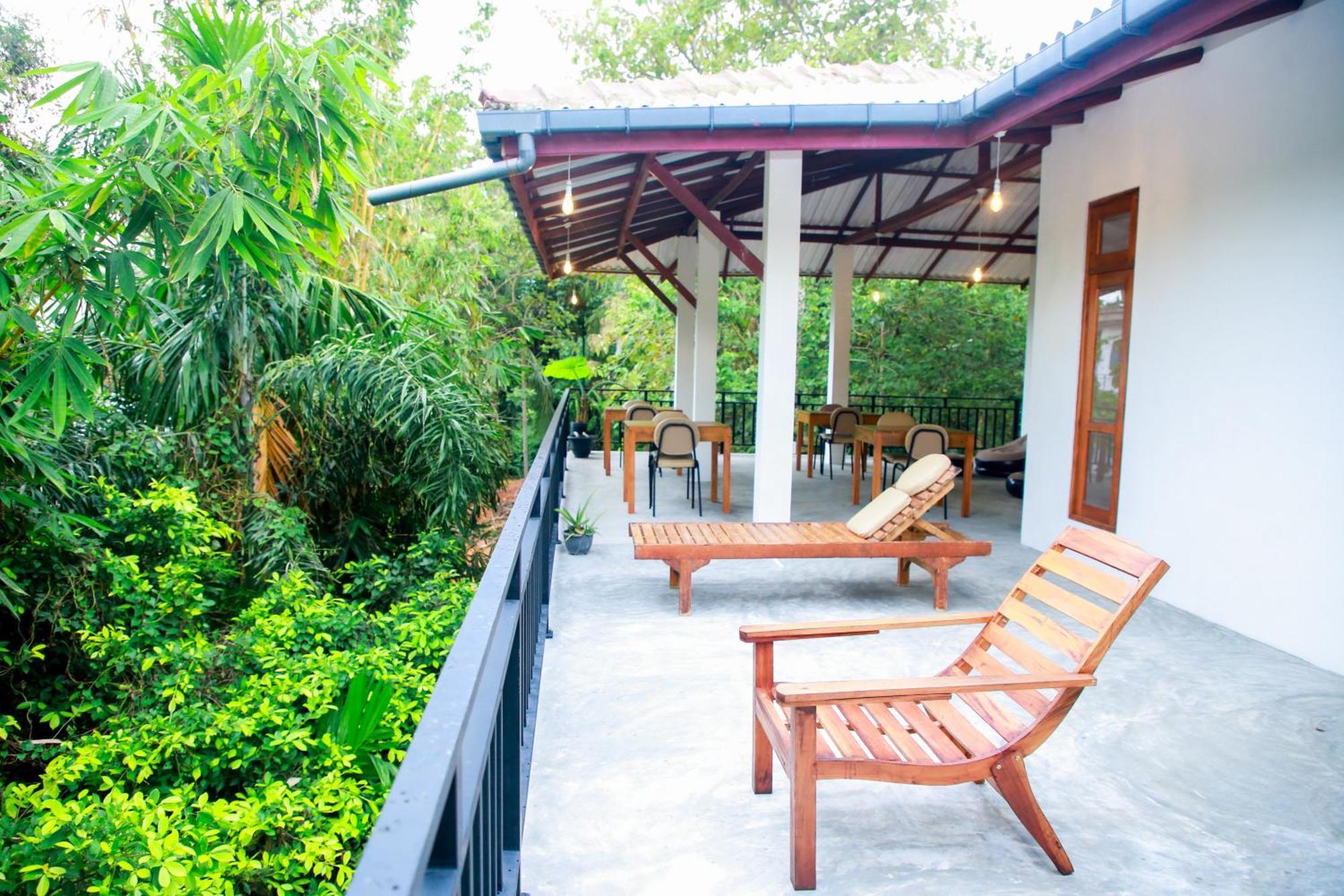 Leo Homestay Dickwella Exterior photo