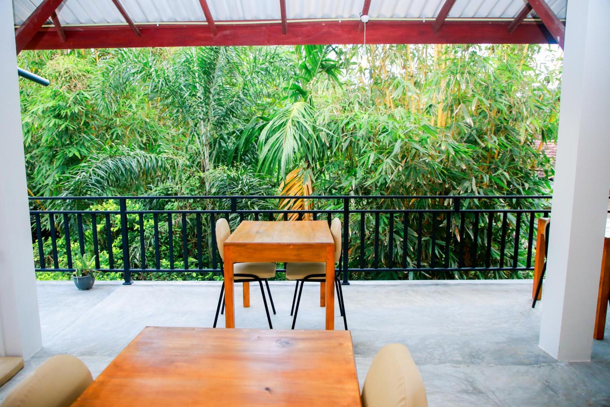 Leo Homestay Dickwella Exterior photo